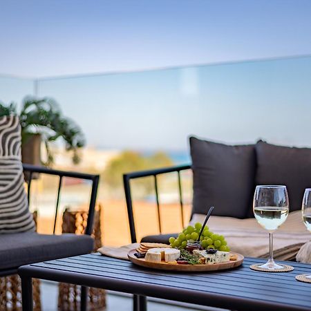 Sanders Gaia - Bright Two-Bedroom Apartment With Sea View Larnaca Exteriör bild