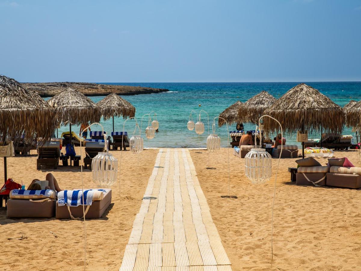 Sanders Gaia - Bright Two-Bedroom Apartment With Sea View Larnaca Exteriör bild
